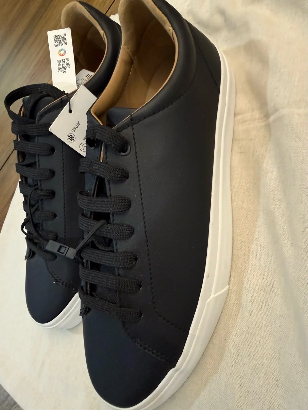 Zara Black Men's Low-Top Lace-Up Sneakers with White Sole